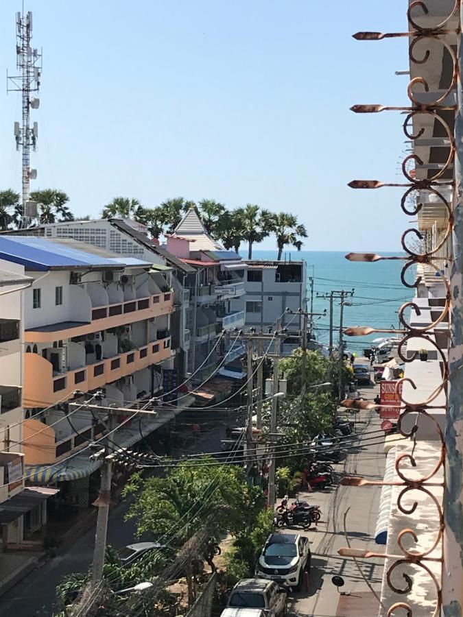 Sv. House Hotel Jomtien Beach Exterior photo